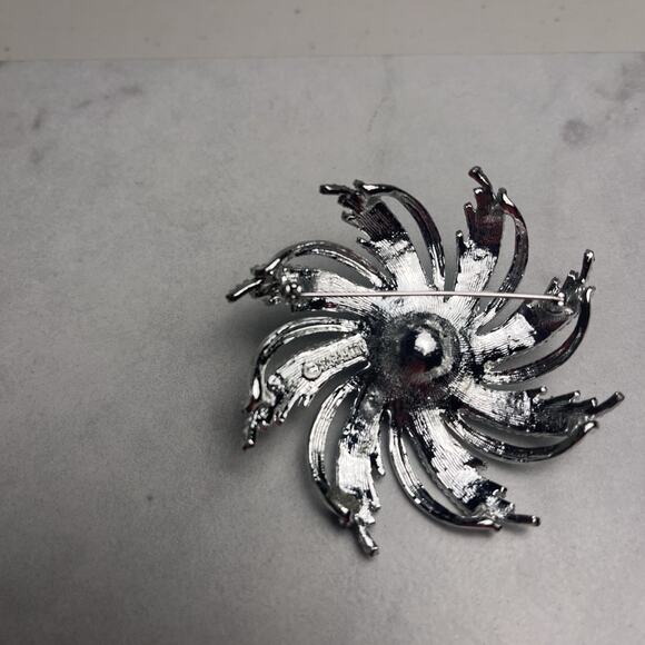 Vintage Starburst Swirl Brooches Gold & Silver Tone Pearl Avon Sarah Coventry - Picture 9 of 11